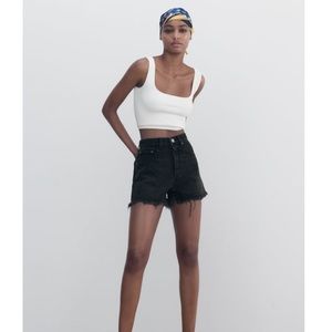 Zara FRAYED HI RISE DENIM SHORTS size 6